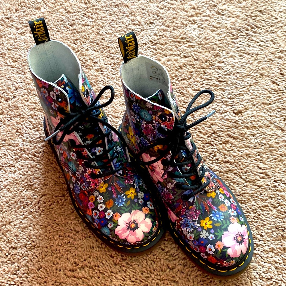 Floral AirWair Dr.Martens w/Bouncing Soles